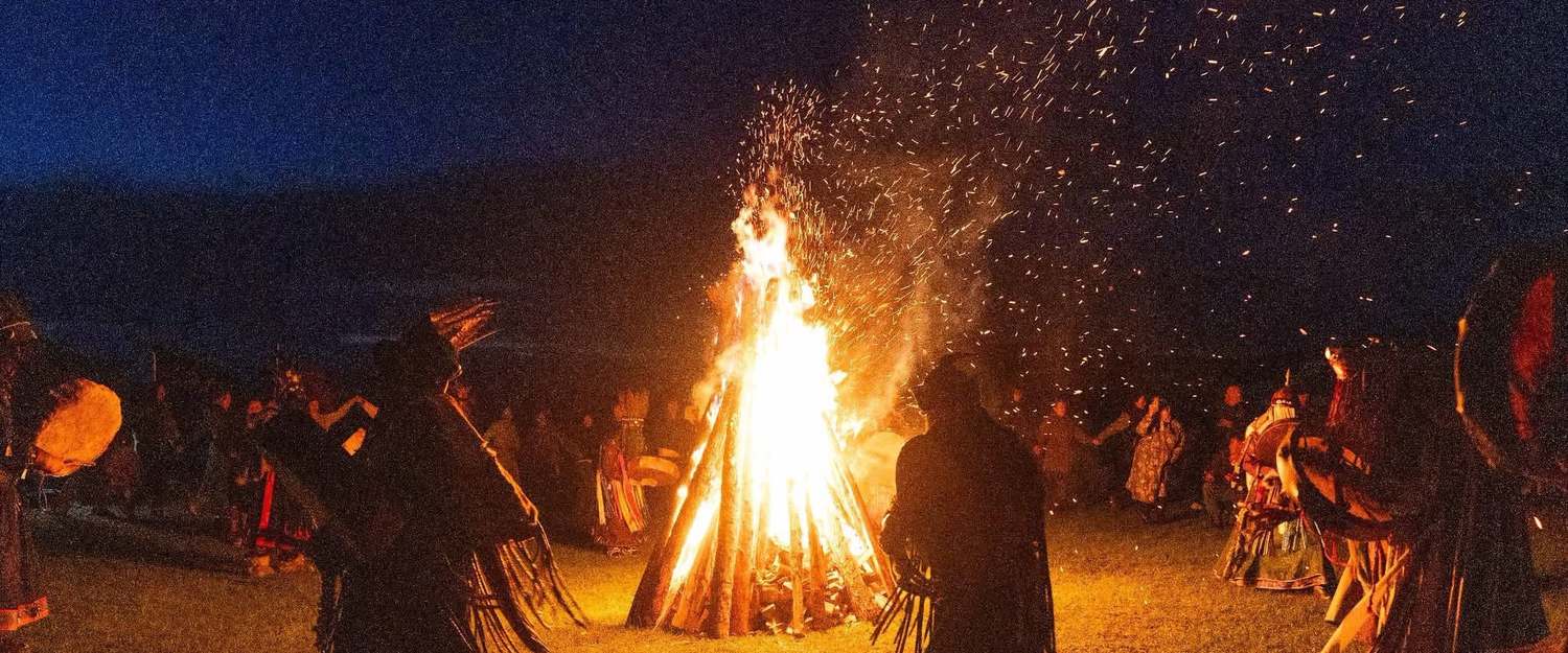 Cérémonie autour du feu