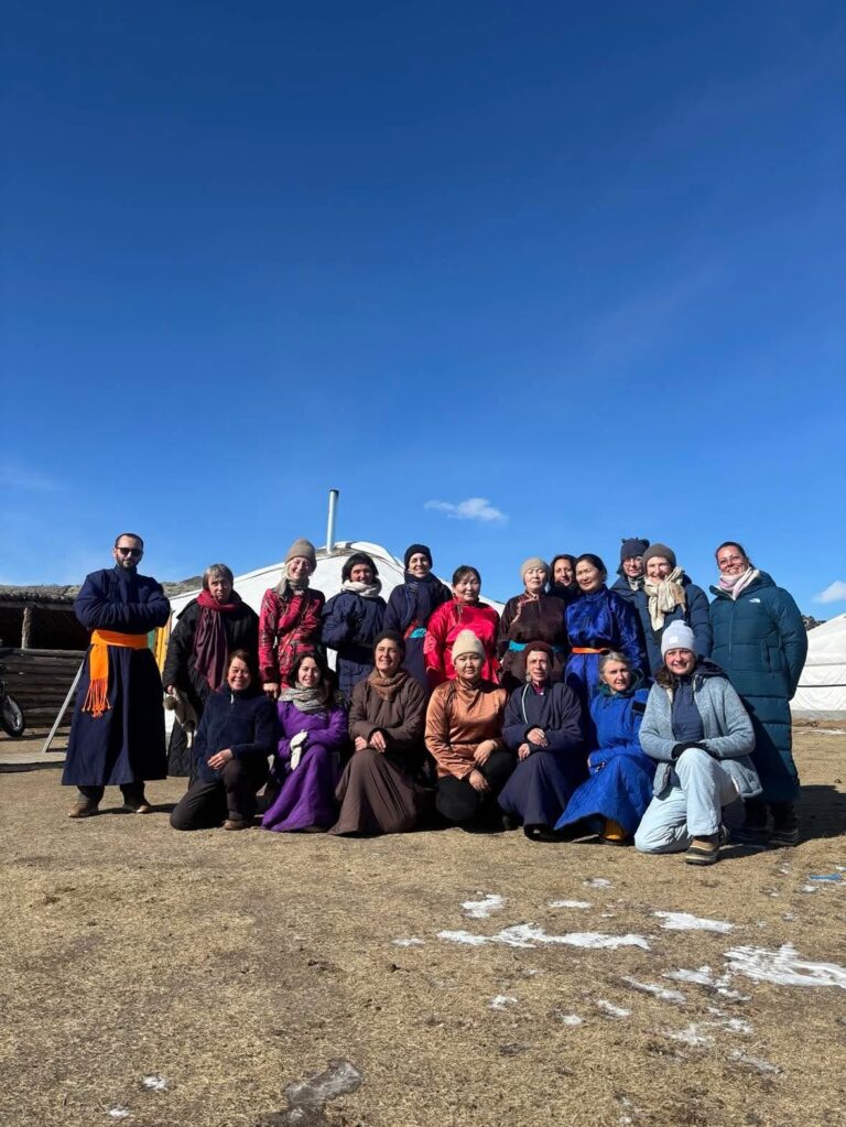 Photo de groupe dans la steppe