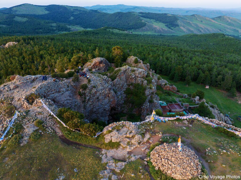 Monastère au creux des rochers, Mongolie centrale