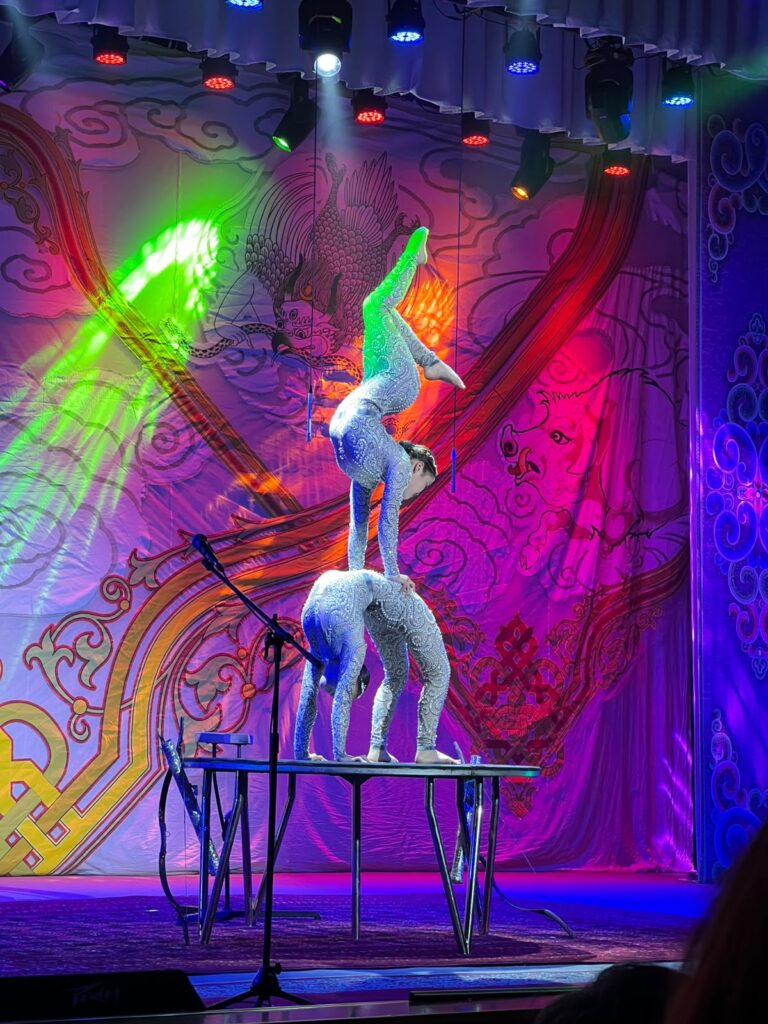 Spectacle mongol